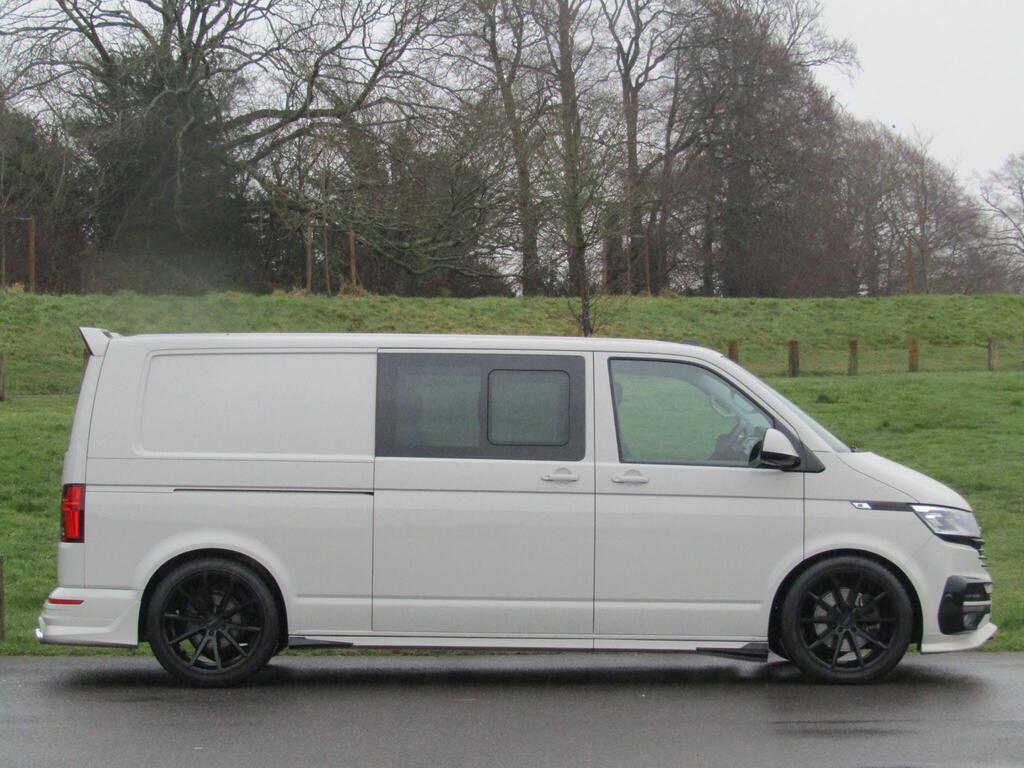 Volkswagen Transporter Combi Van 2.0 TDI T32 Highline Kombi DSG FWD LWB High Roof Euro 6 (s/s) 5dr