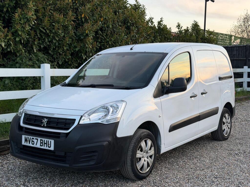 2017 Peugeot Partner thumbnail 3