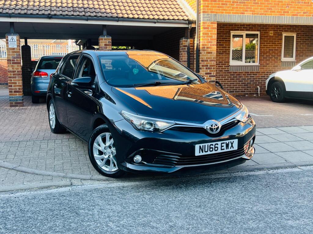 Toyota Auris Hatchback 1.2 VVT-i Icon Euro 6 (s/s) 5dr
