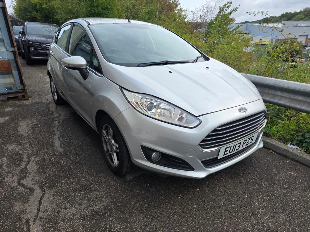 Ford Fiesta Hatchback 1.0 Zetec Euro 5 (s/s) 5dr