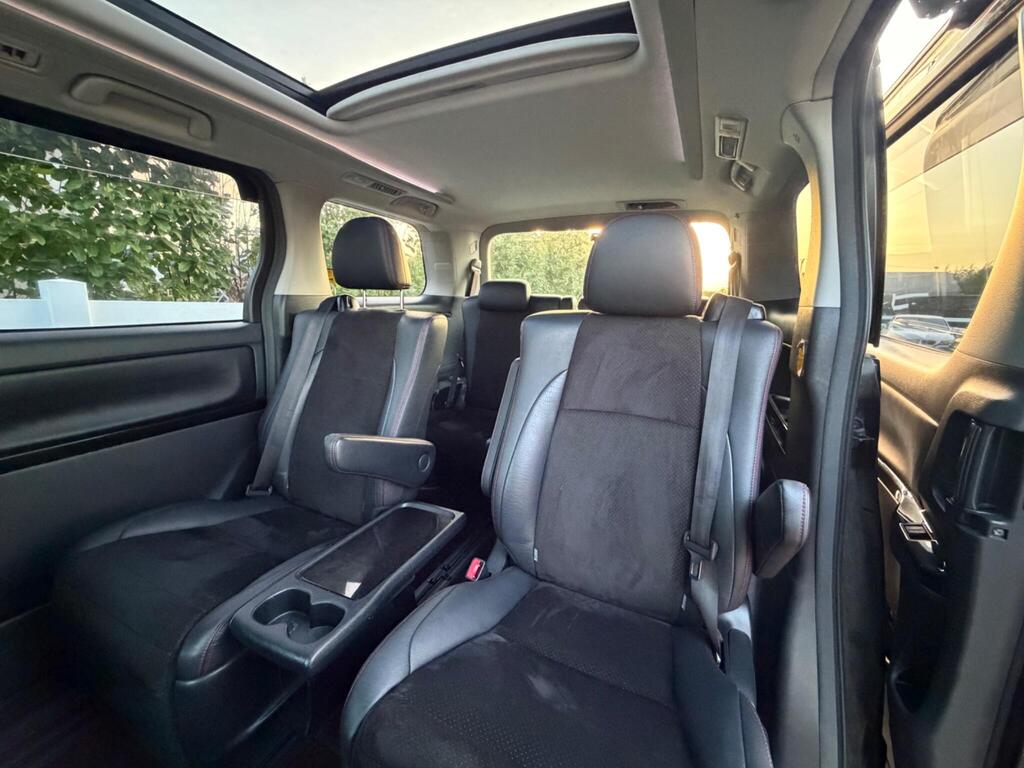 2013 Toyota Vellfire thumbnail 30