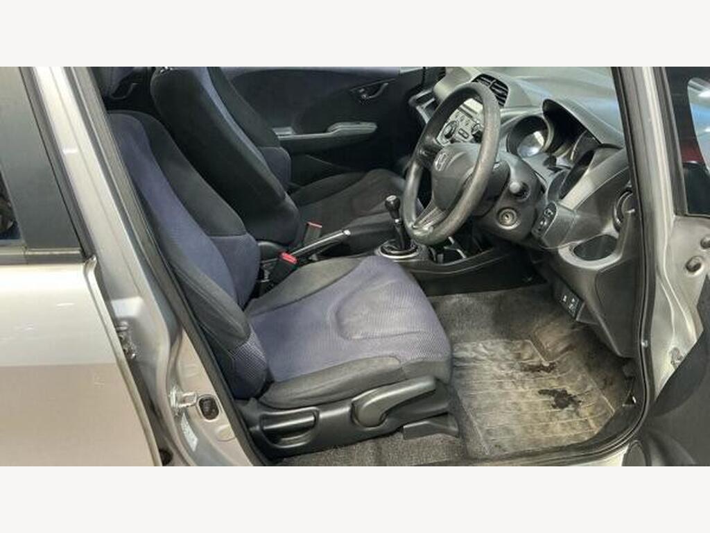 2013 Honda Jazz thumbnail 10