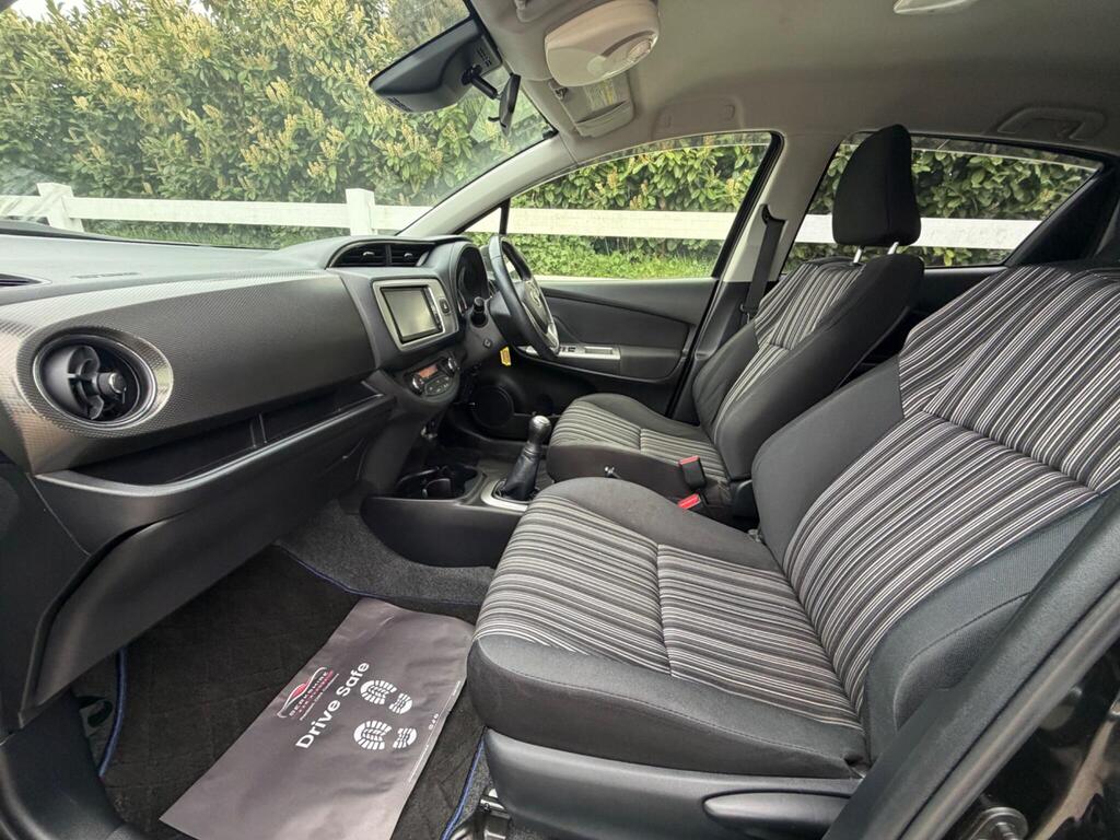 2016 Toyota Yaris thumbnail 29