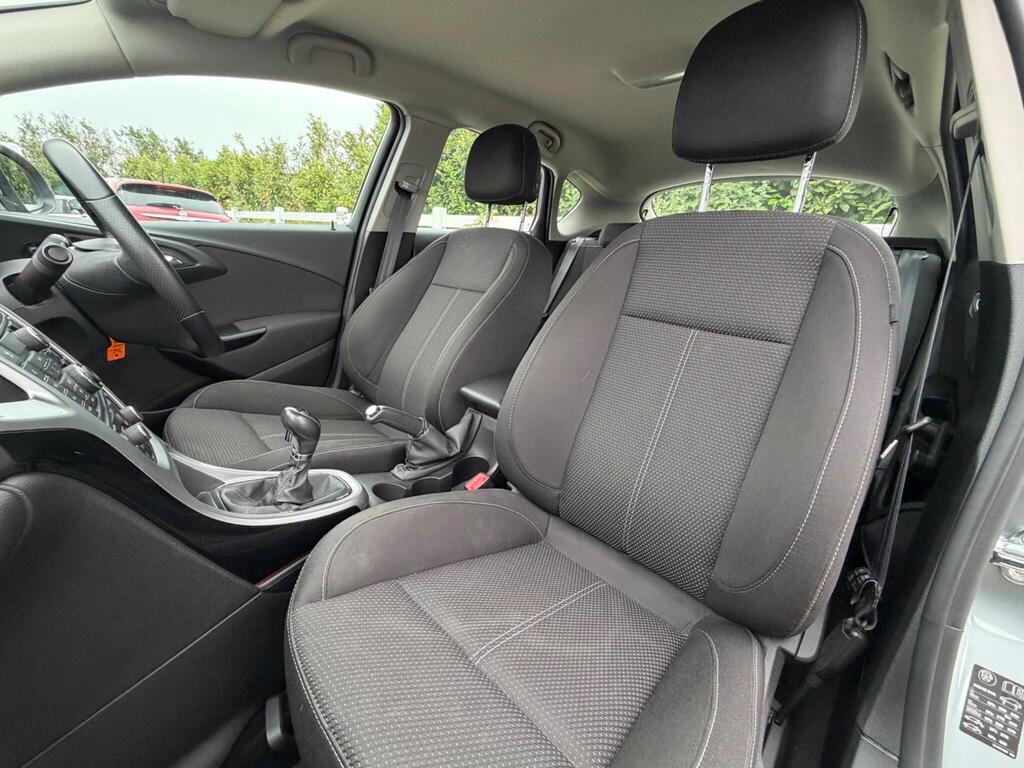 2015 Vauxhall Astra thumbnail 21