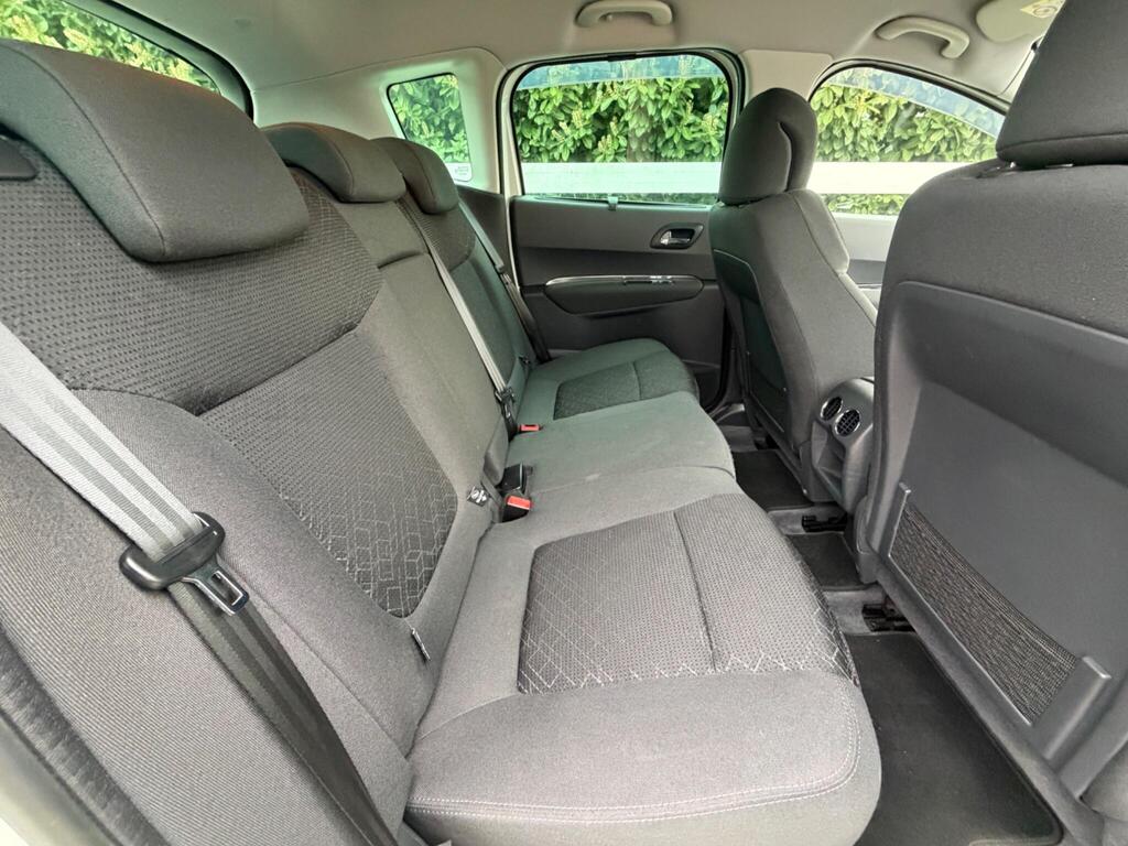 2014 Peugeot 3008 thumbnail 25