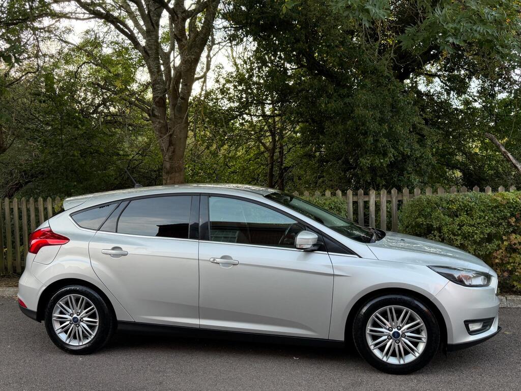 Ford Focus Hatchback 1.0T EcoBoost Zetec Edition Euro 6 (s/s) 5dr