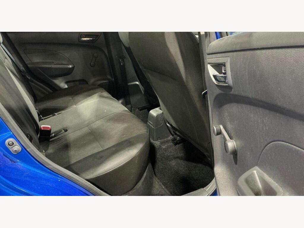 2013 Suzuki Swift thumbnail 4