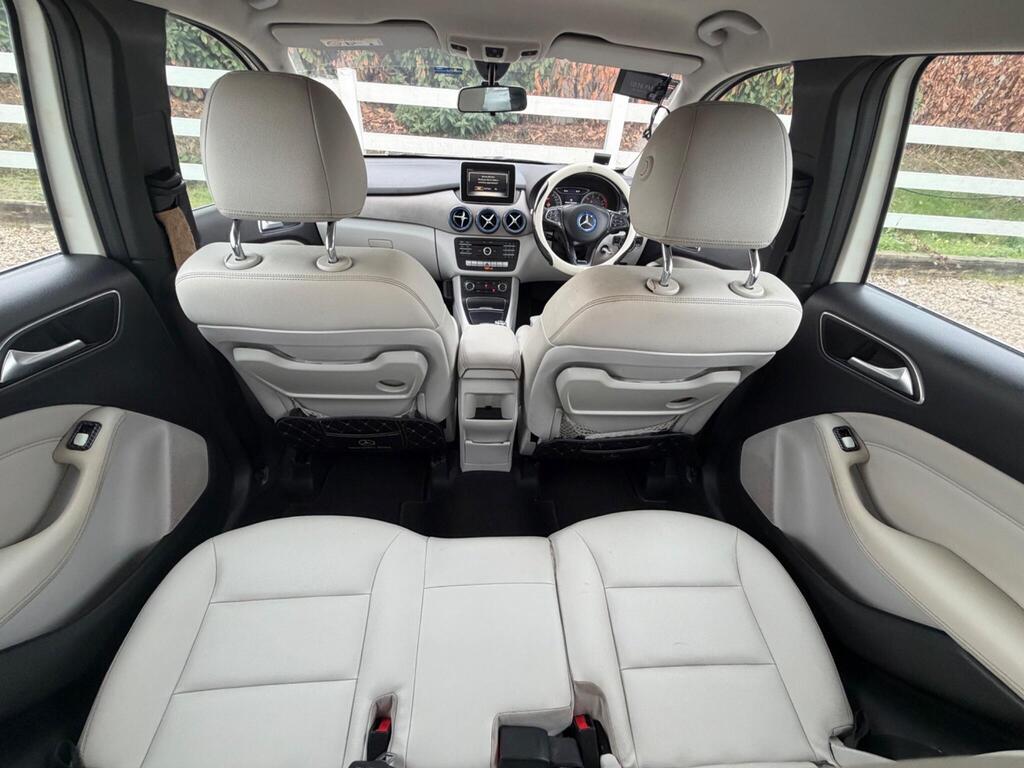 2015 Mercedes-Benz B Class thumbnail 34
