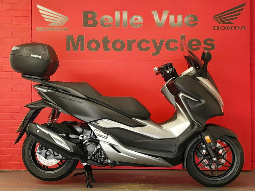 Honda Forza 300