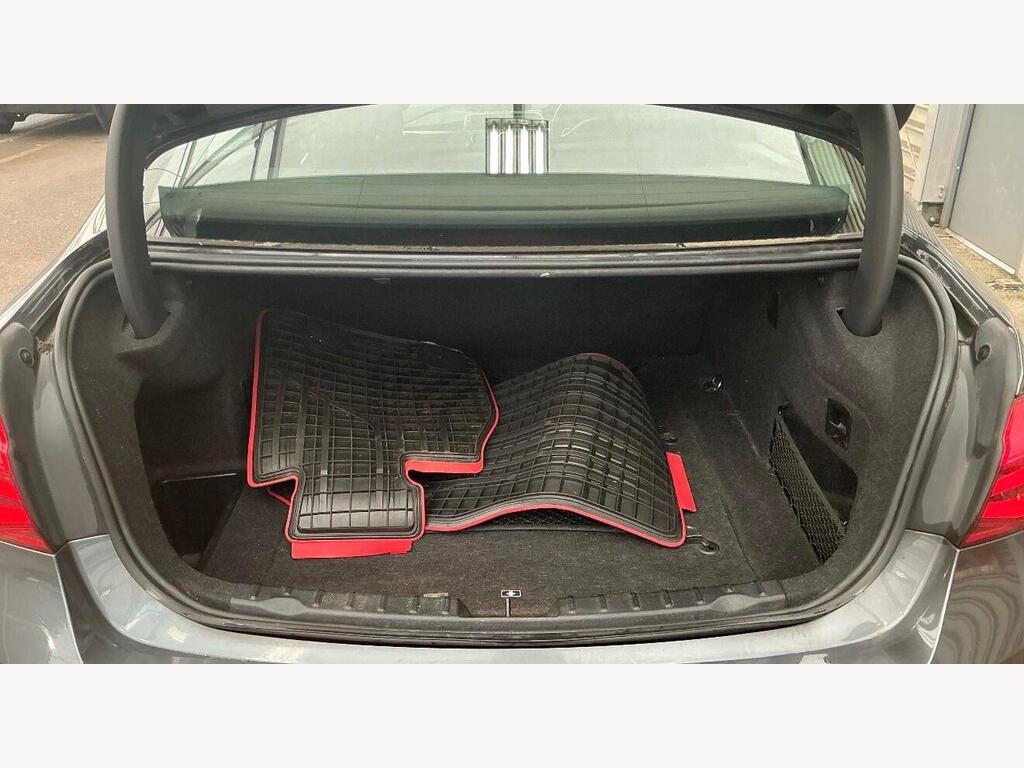 2016 BMW 3 Series thumbnail 10