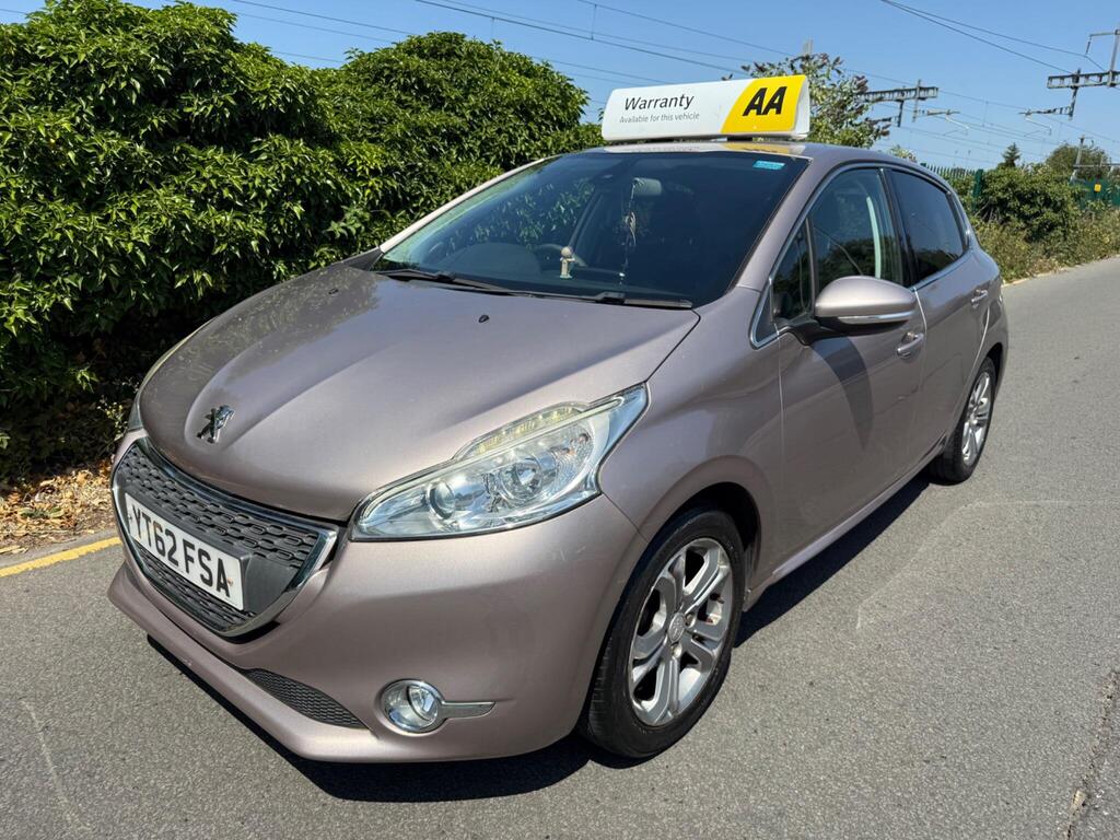 Peugeot 208 Hatchback 1.2 VTi Allure Euro 5 5dr