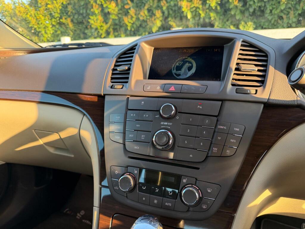 2010 Vauxhall Insignia thumbnail 17