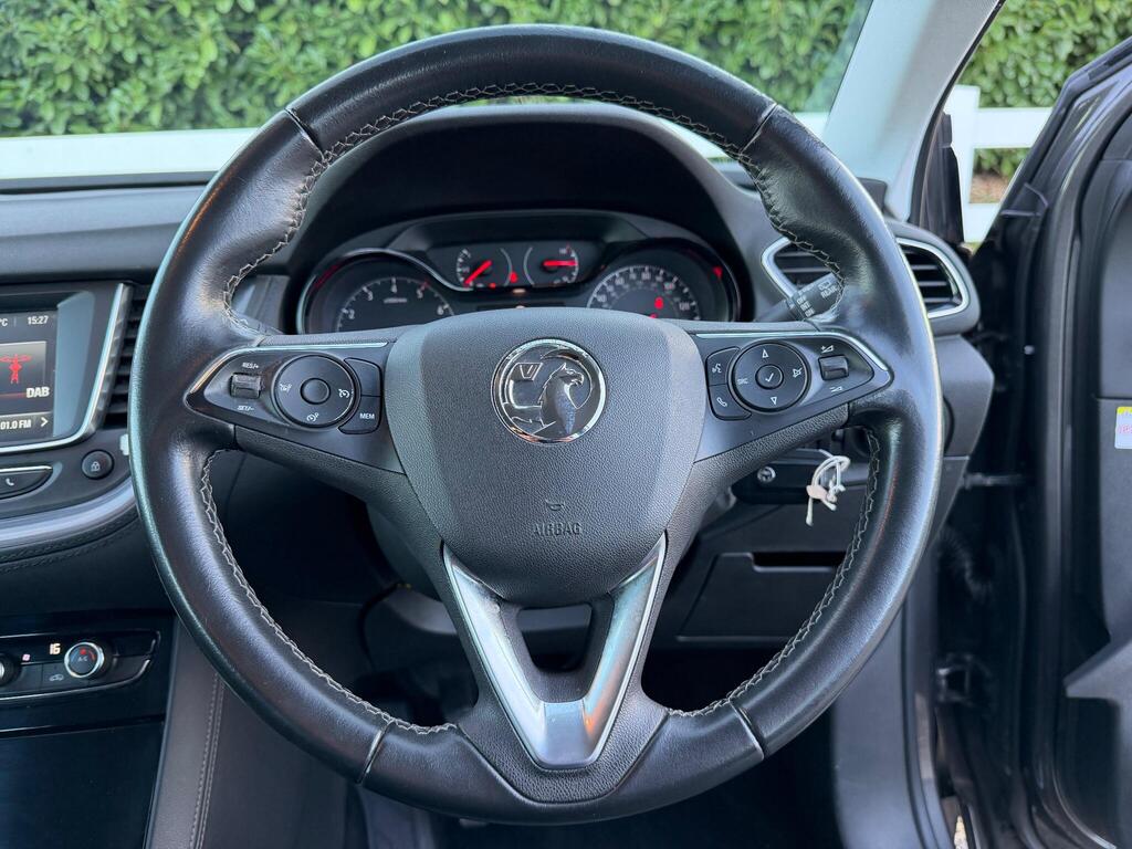 Vauxhall Grandland X 1.2 Turbo SE Euro 6 (s/s) 5dr thumbnail 34