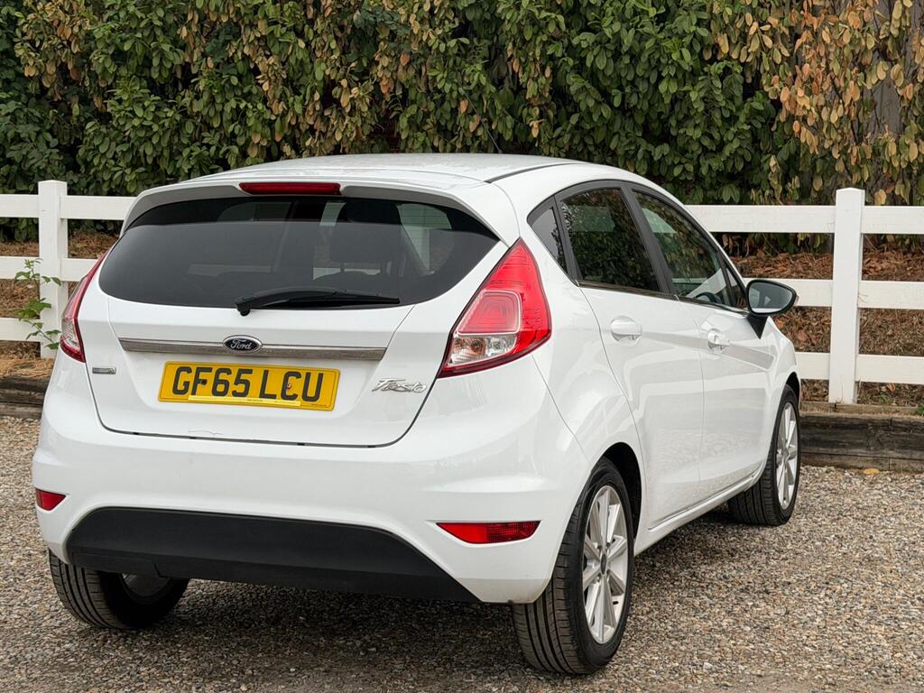 2015 Ford Fiesta thumbnail 13