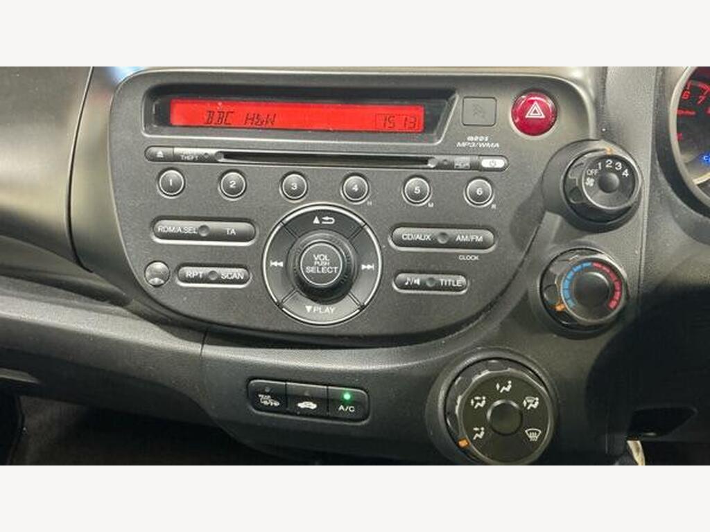 2013 Honda Jazz thumbnail 9