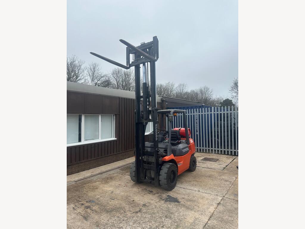 Toyota 02-7FGF30 Unlisted