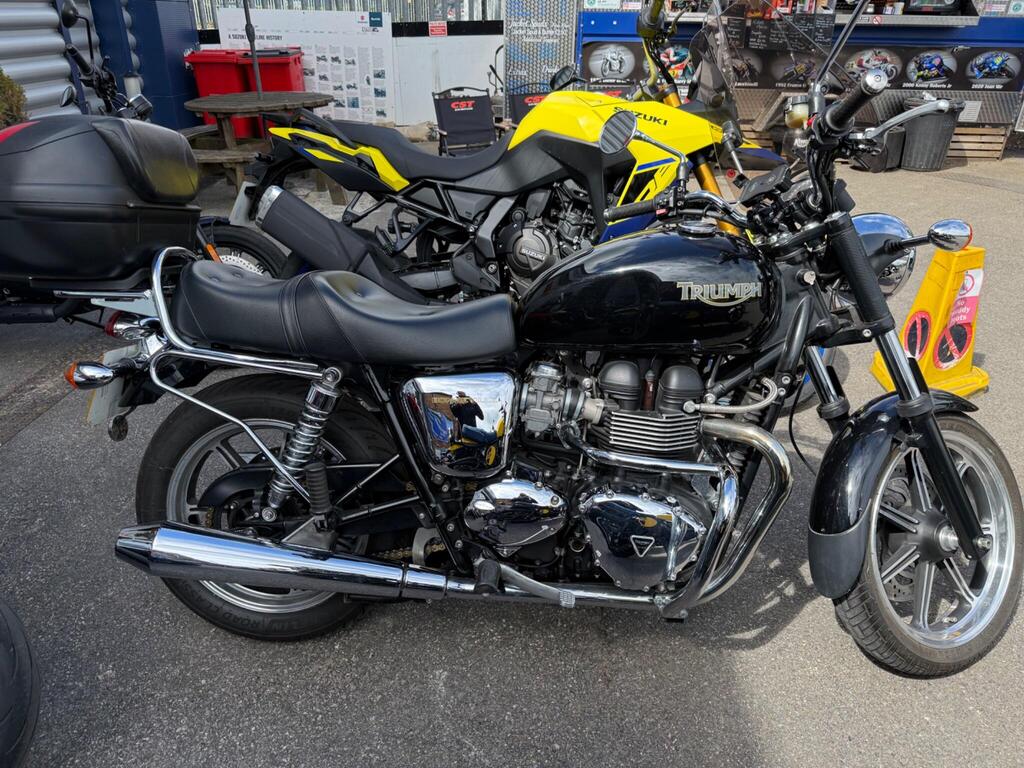 Triumph Bonneville 865