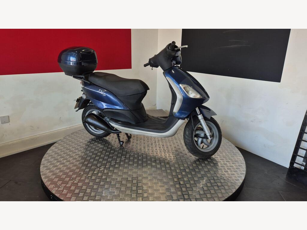 Piaggio Fly 125 Scooter 125 CVT