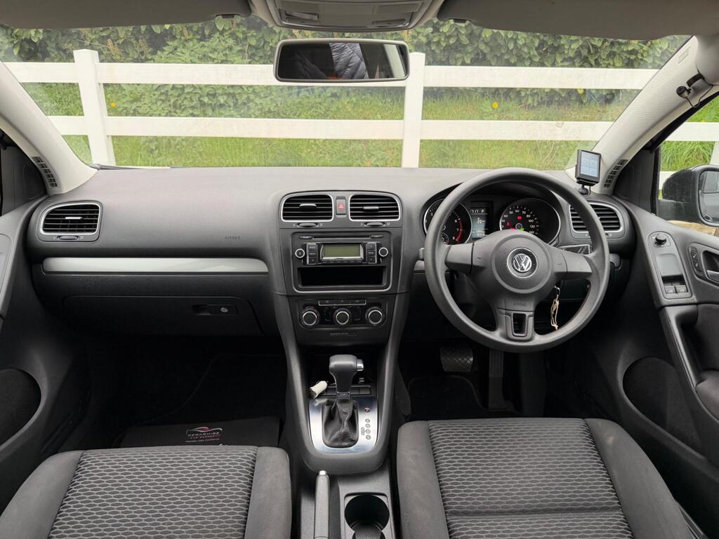 2009 Volkswagen Golf thumbnail 2