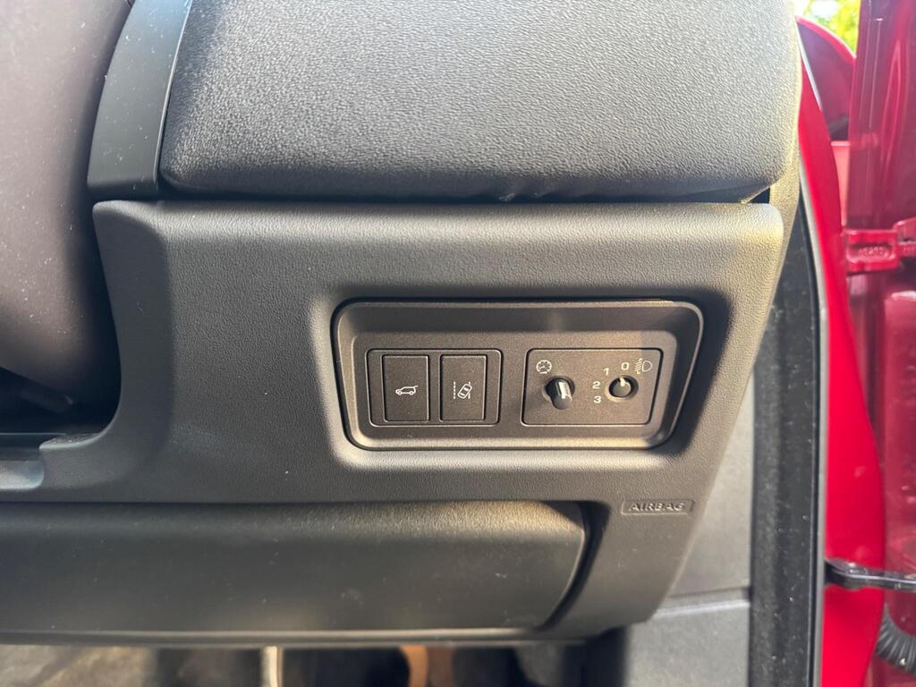 Land Rover Range Rover Evoque 2.0 TD4 SE Auto 4WD Euro 6 (s/s) 5dr thumbnail 37