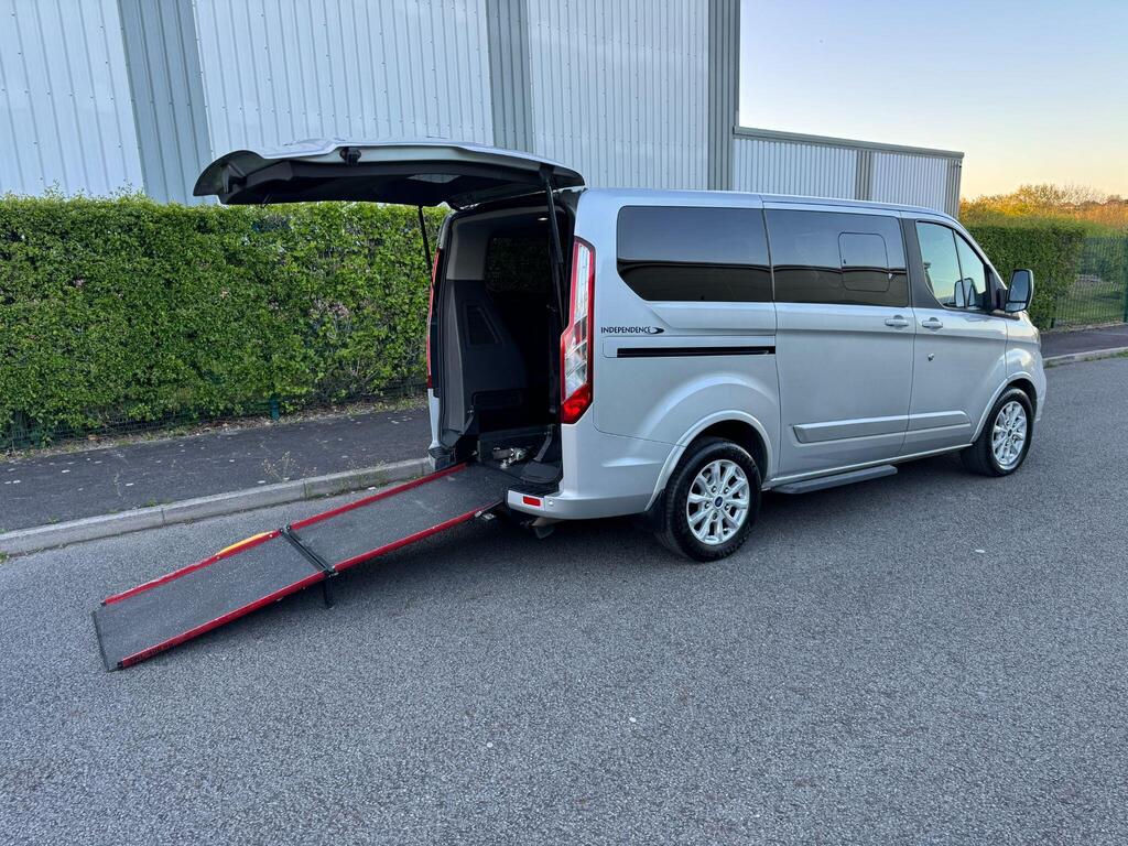 Ford Tourneo Custom Minibus 2.0 310 EcoBlue Titanium L1 Euro 6 (s/s) 5dr