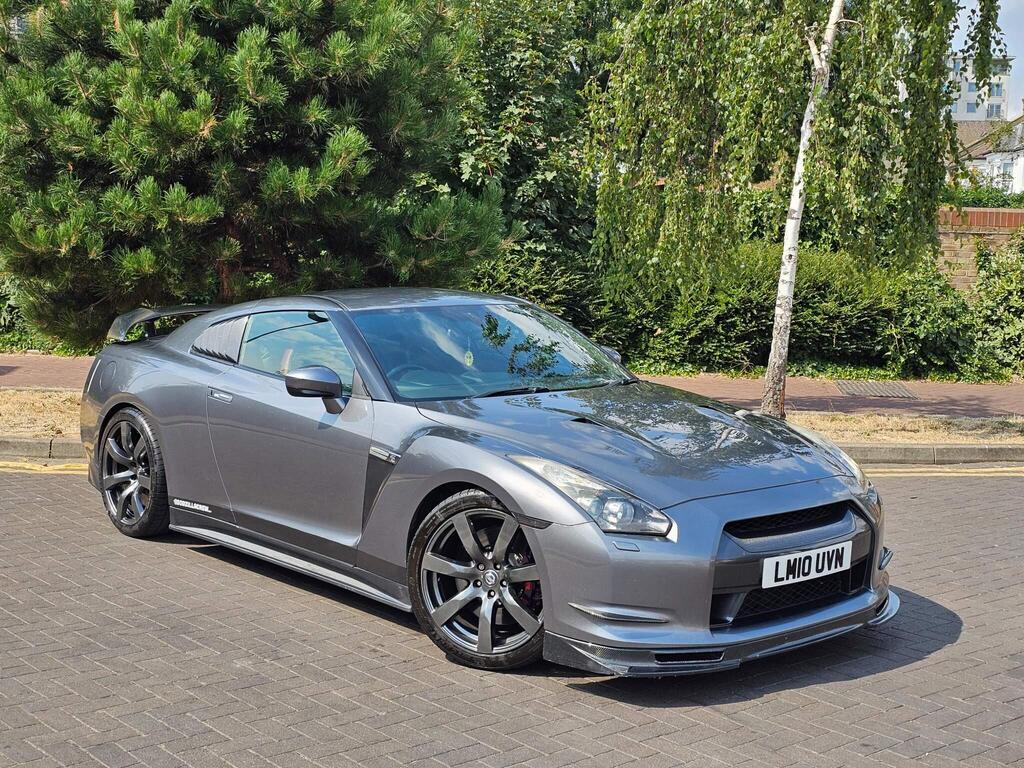 Nissan GT-R