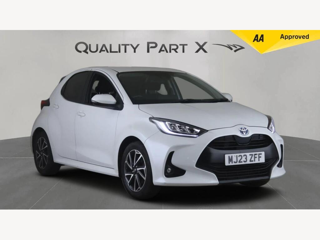 Toyota Yaris Hatchback 1.5 VVT-h Design E-CVT Euro 6 (s/s) 5dr