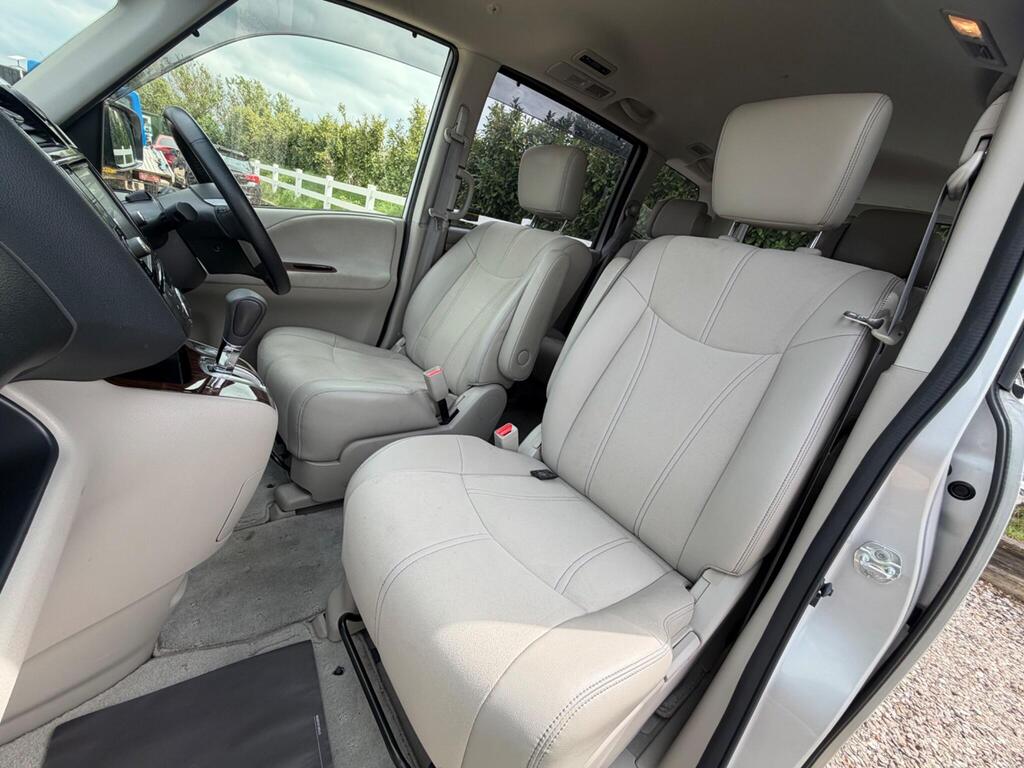 2014 Nissan Serena thumbnail 33
