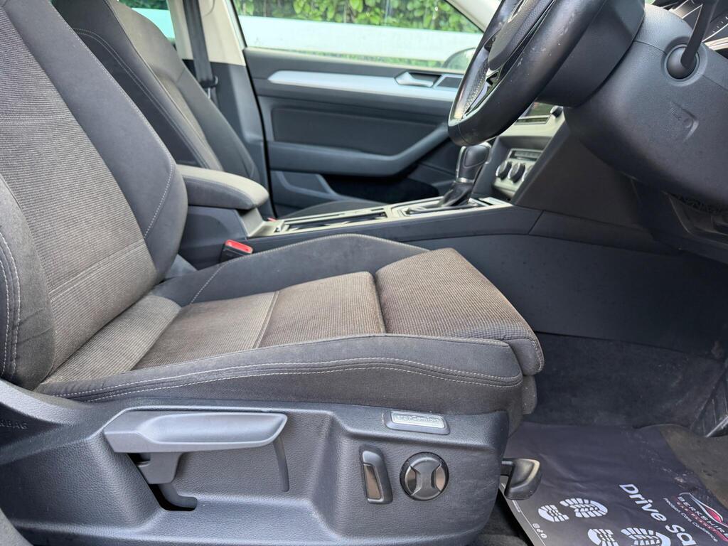 2016 Volkswagen Passat thumbnail 13