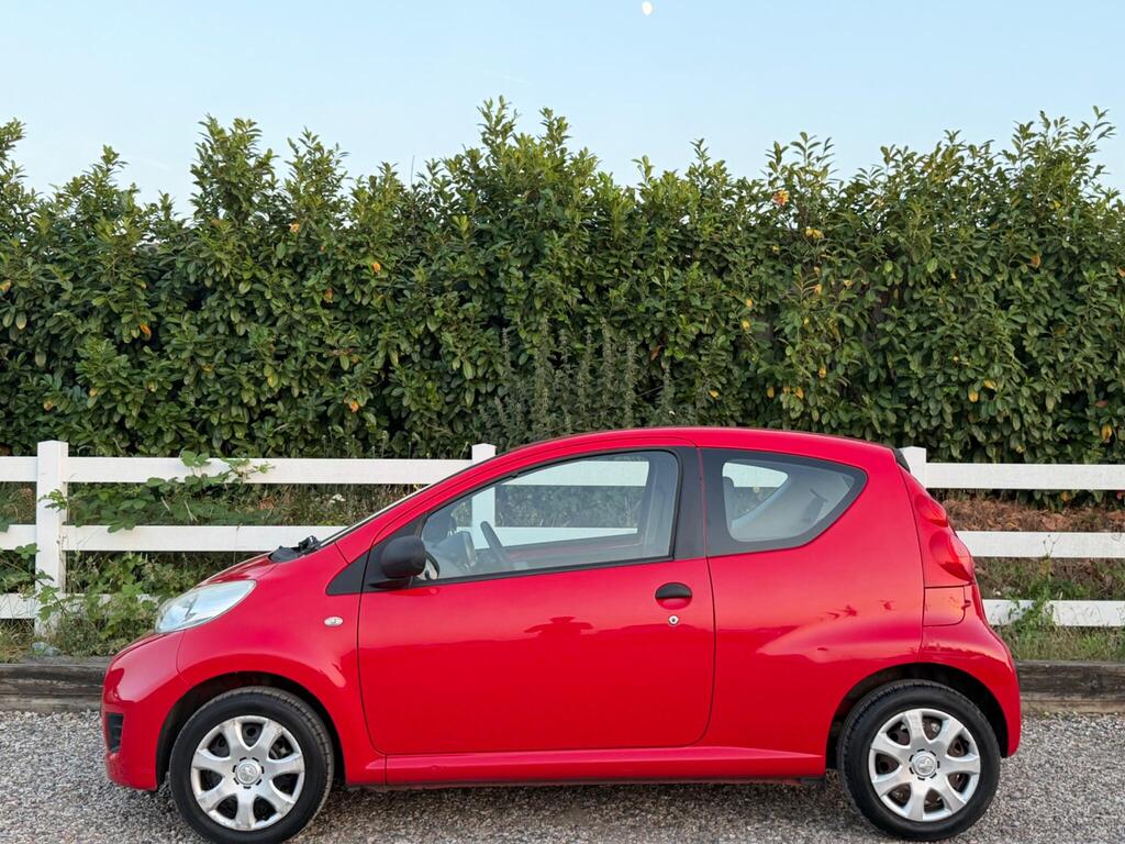 2011 Peugeot 107 thumbnail 10