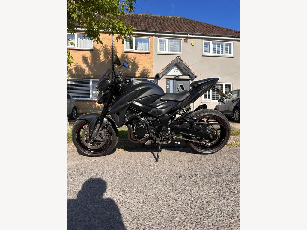 Suzuki GSX-S750
