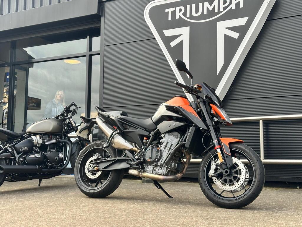 KTM 890 Duke