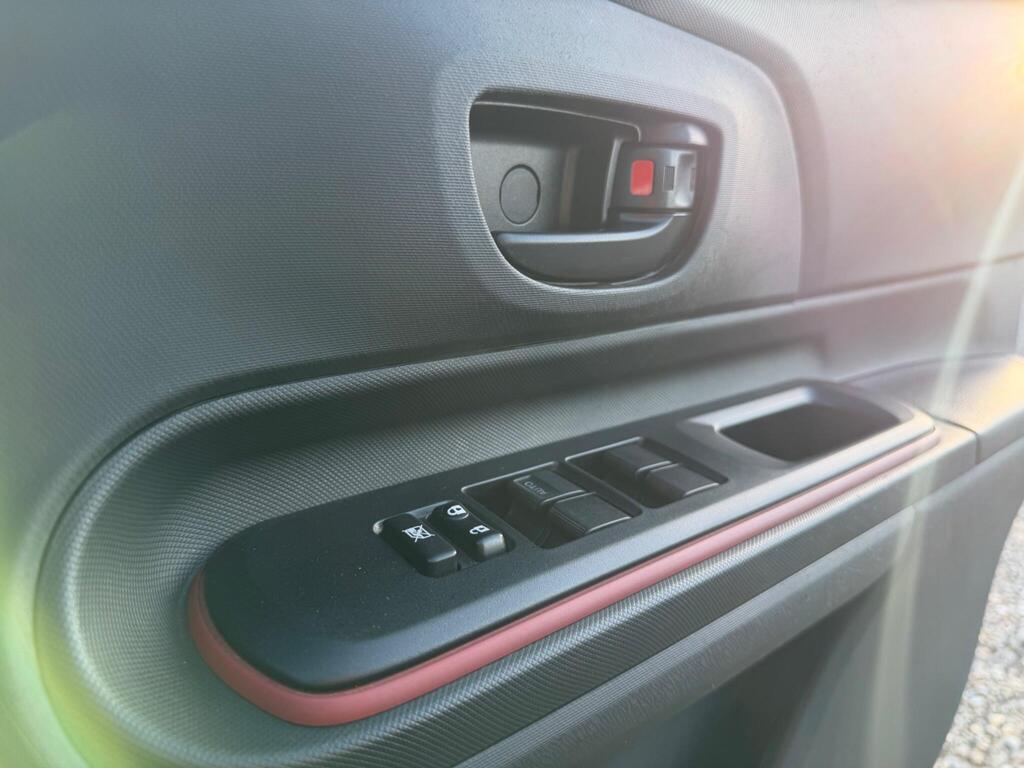 2015 Toyota Aqua thumbnail 29