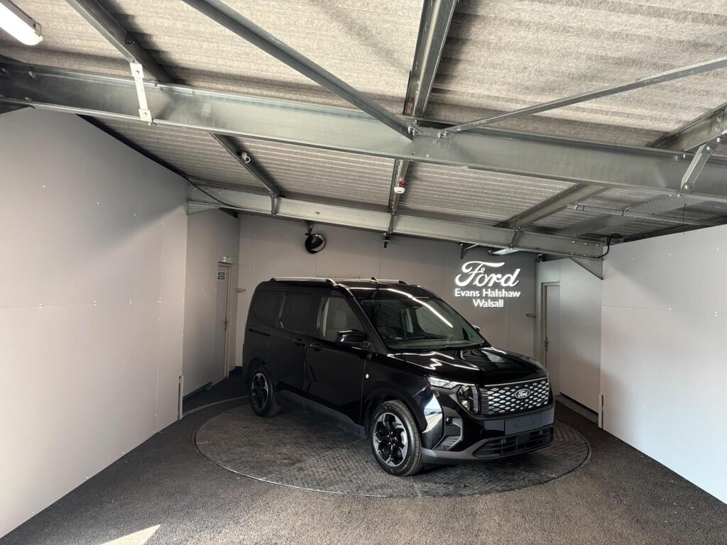 Ford E-Tourneo Courier