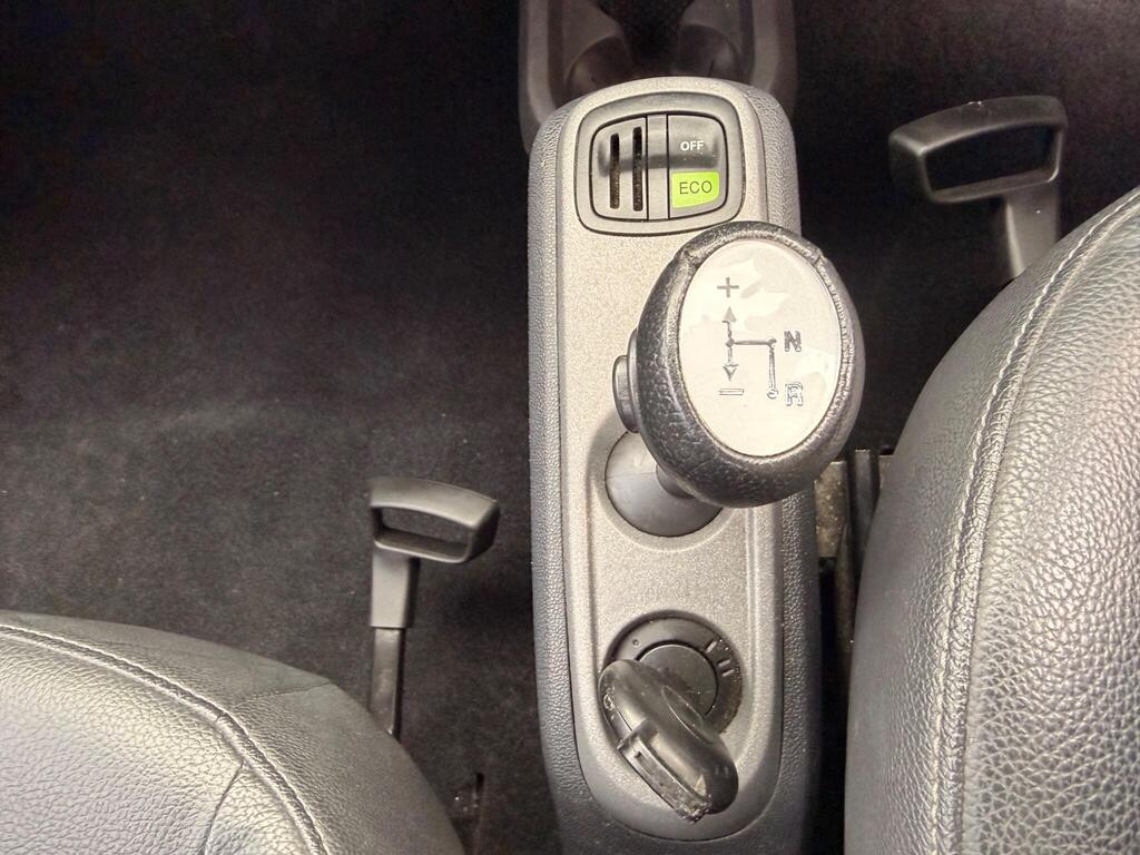 2014 Smart fortwo thumbnail 37
