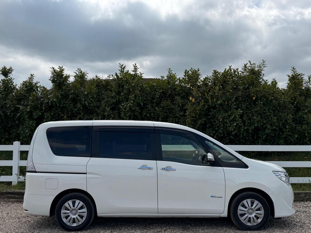 2014 Nissan Serena thumbnail 12