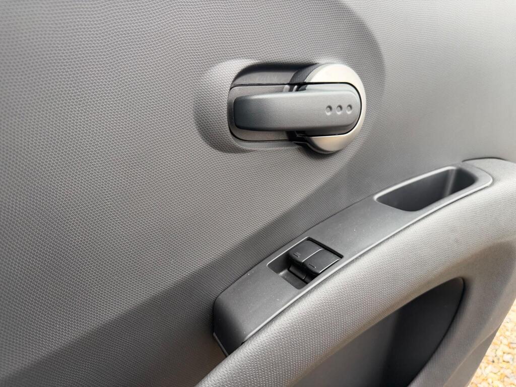 2009 Nissan Micra thumbnail 30