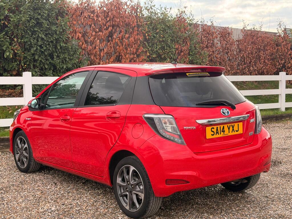 2014 Toyota Yaris thumbnail 12