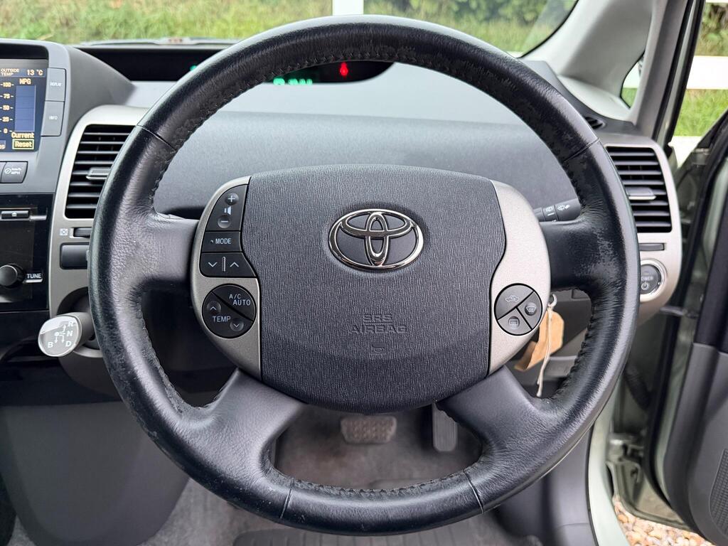Toyota Prius 1.5 T Spirit CVT 5dr thumbnail 18