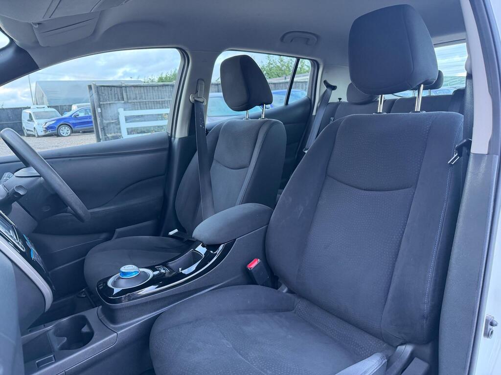 2017 Nissan Leaf thumbnail 27