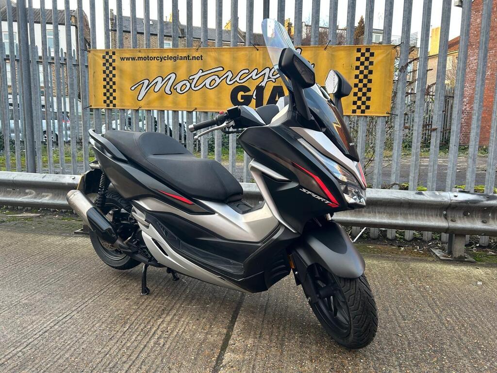 Honda Forza 300