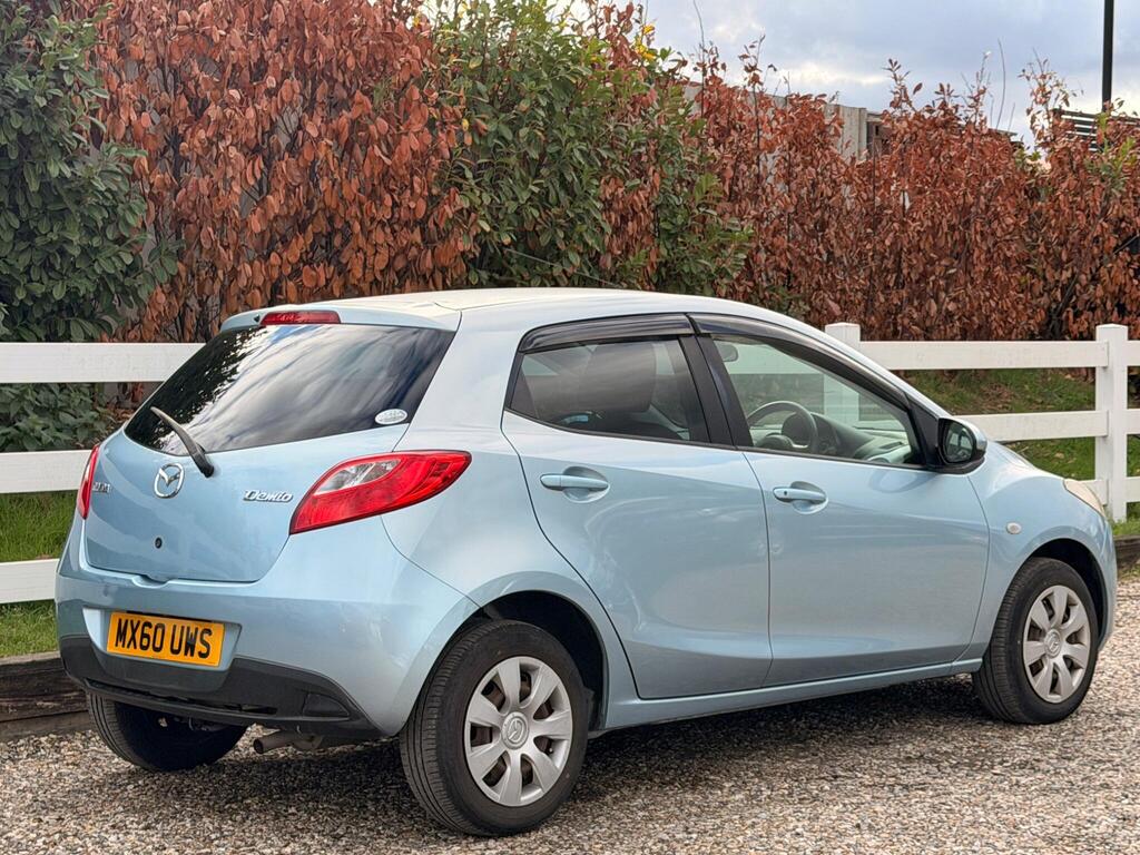 2011 Mazda Mazda2 thumbnail 44
