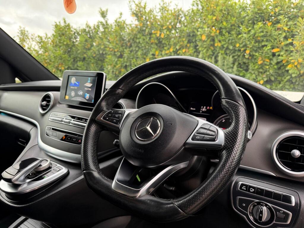 2015 Mercedes-Benz V Class thumbnail 17