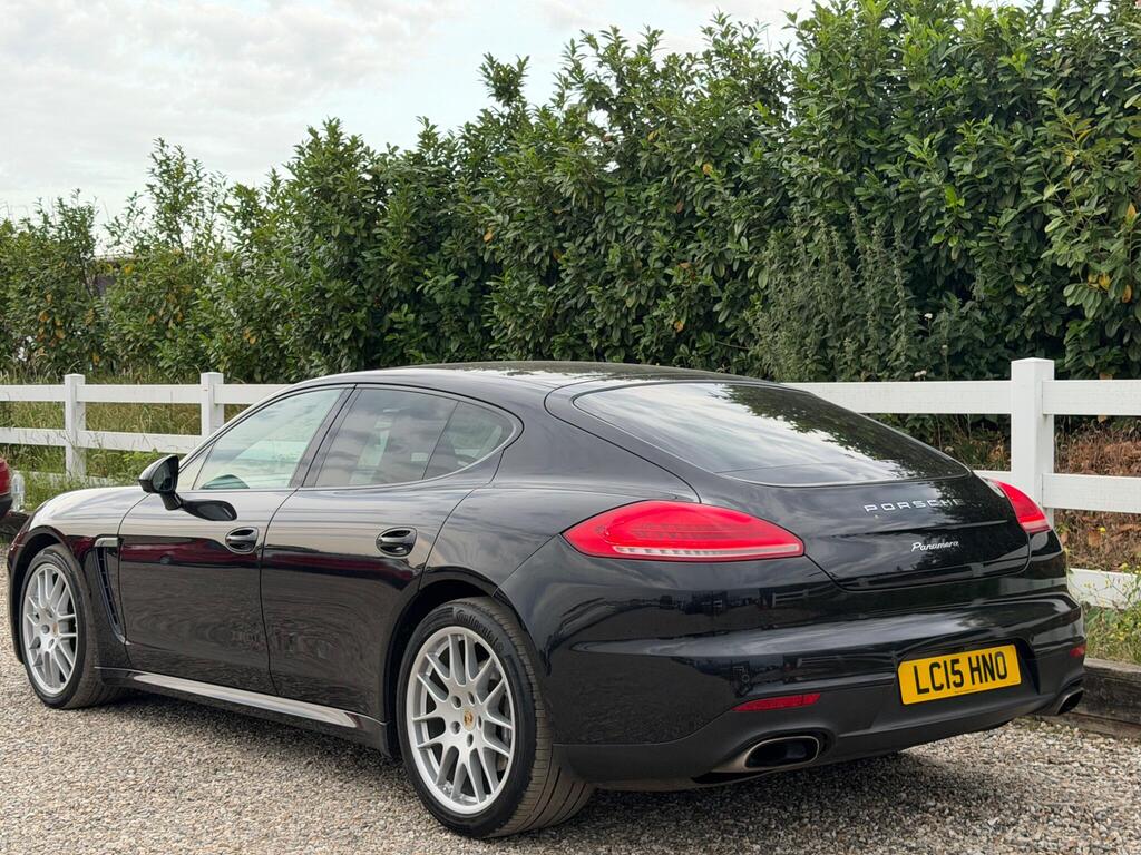 2015 Porsche Panamera thumbnail 3
