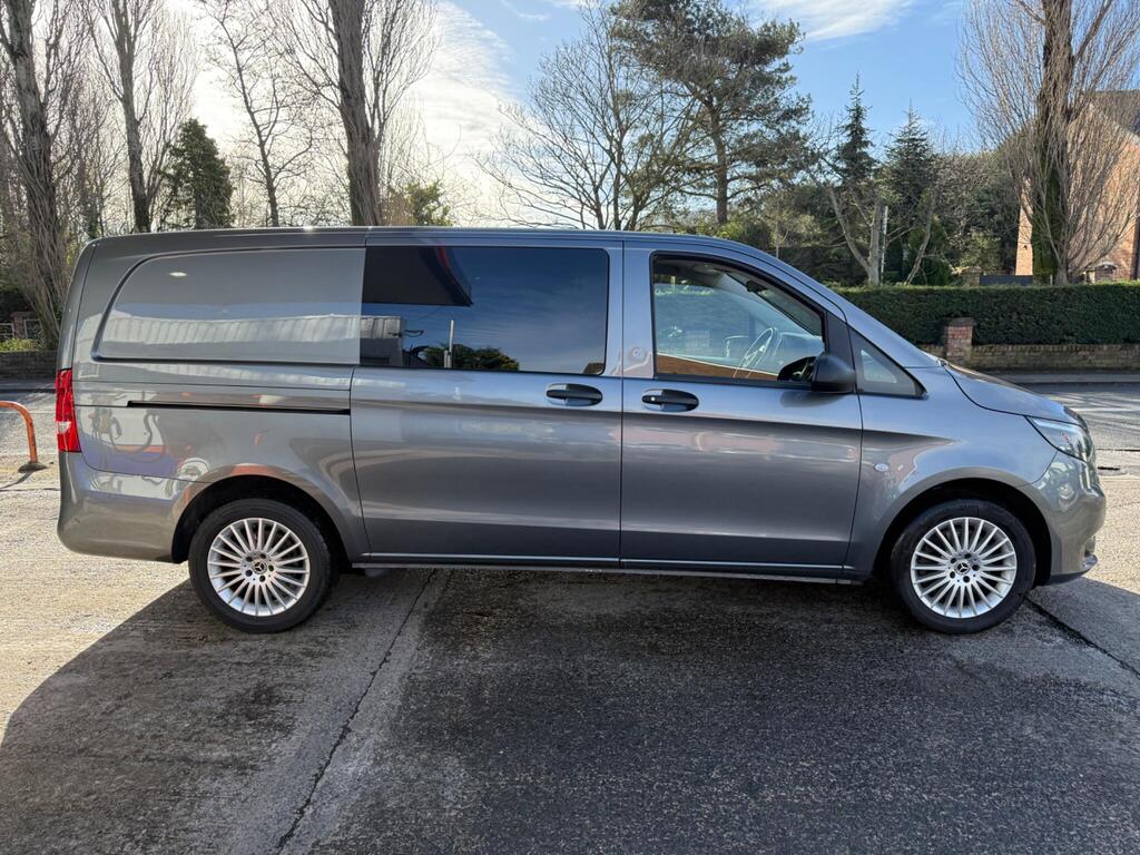 Mercedes-Benz Vito Combi Van 2.0 116 CDI Premium Crew Van G-Tronic RWD L2 Euro 6 (s/s) 5dr (LWB)