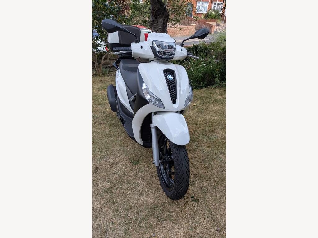 Piaggio Medley 125