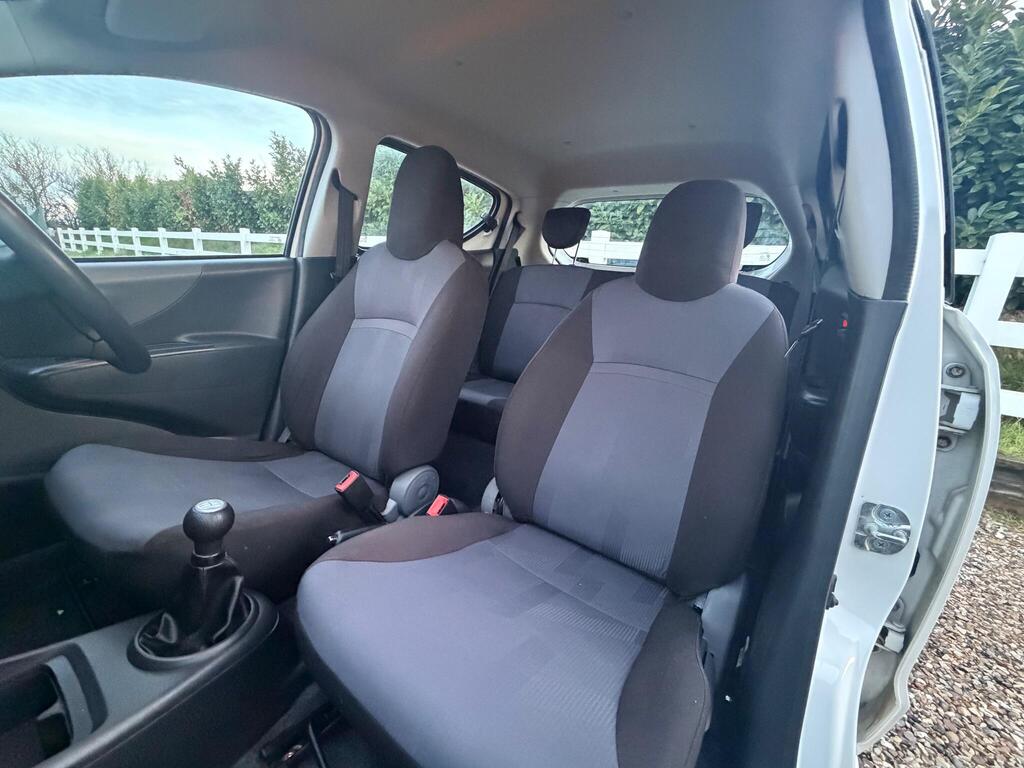 2015 Suzuki Alto thumbnail 9