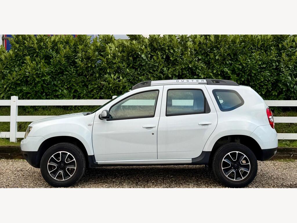 2016 Dacia Duster thumbnail 9