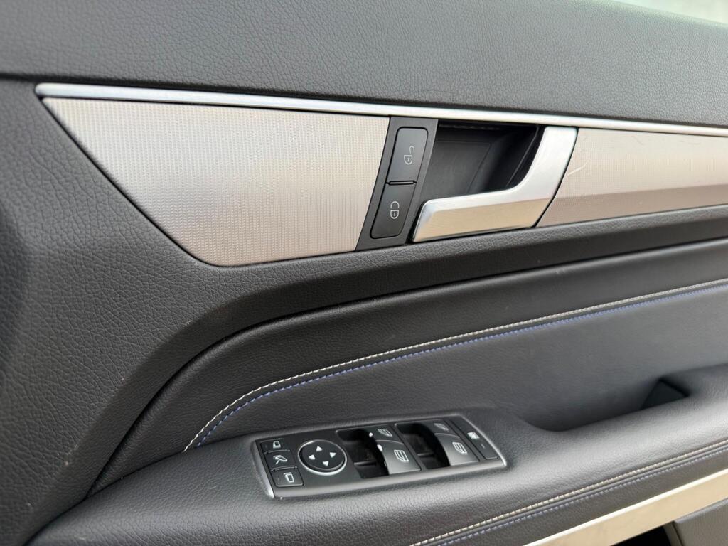 2016 Mercedes-Benz E Class thumbnail 23