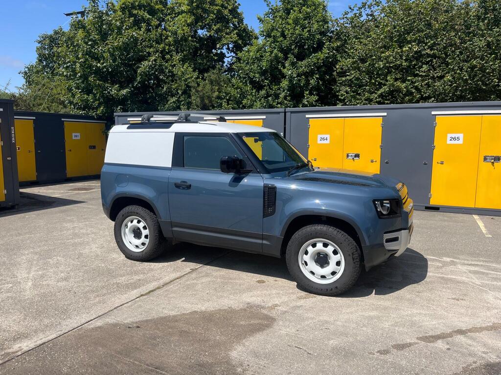 Land Rover Defender 90